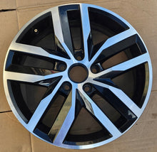 Load image into Gallery viewer, 1x Alufelge 17 Zoll 6.0" 5x112 50ET Glanz 2K5601025K VW Caddy Rim Wheel FEL8584676336kx