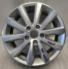 Laden Sie das Bild in den Galerie-Viewer, 1x Alufelge 16 Zoll 6.5" 5x112 50ET Glanz Silber 2K5601025G VW Touran Golf Caddy FEL9400371516wh