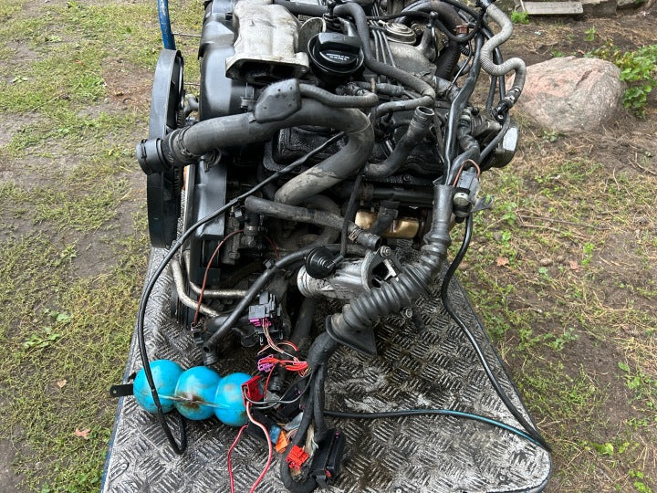 Motor Audi A4 B5 C5 AKE 2.5 TDI 180PS 132kW Diesel Engine Komplett MOT4095601749ll
