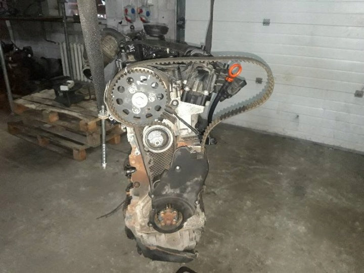 Motor VW Passat B7 2.0 Engine Unkomplett MOT5307198348ih