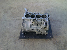 Laden Sie das Bild in den Galerie-Viewer, Motorblock Jaguar Land Rover Range I Diesel Unkomplett MOT8119265122je