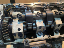 Laden Sie das Bild in den Galerie-Viewer, Motor VW T5 AXD 2.5 TDI 130PS 96kW Diesel Engine Unkomplett MOT8314937066nq