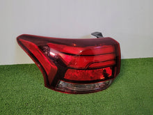 Laden Sie das Bild in den Galerie-Viewer, Rückleuchte Mitsubishi Outlander III 2AR1YS1 Links Rearlight RUK1084555101ud