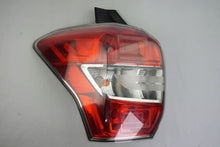 Laden Sie das Bild in den Galerie-Viewer, Rückleuchte Subaru Forester 84201-SG030 Links Rearlight RUK1237330539ax