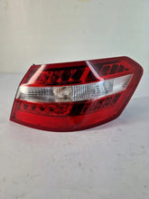 Laden Sie das Bild in den Galerie-Viewer, Rückleuchte Mercedes-Benz A2128200264 Rechts Rearlight RUK1304813363mi