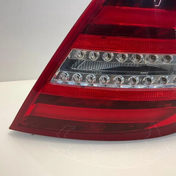 Rückleuchte Mercedes-Benz 2048202764 Rechts Rearlight RUK1319637577ei
