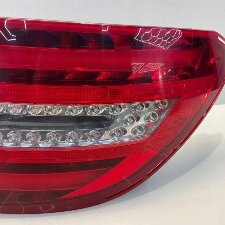 Rückleuchte Mercedes-Benz 2048202764 Rechts Rearlight RUK1319637577ei