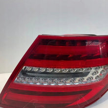 Laden Sie das Bild in den Galerie-Viewer, Rückleuchte Mercedes-Benz 2048202764 Rechts Rearlight RUK1319637577ei