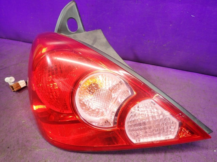 Rückleuchte Nissan Tiida 26555EM01A Links Rearlight RUK1322125082fd