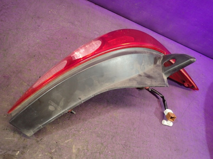 Rückleuchte Nissan Tiida 26555EM01A Links Rearlight RUK1322125082fd