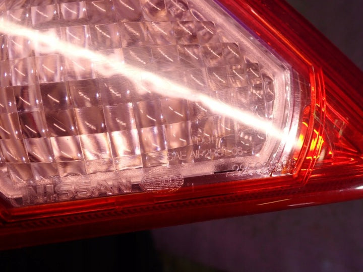 Rückleuchte Nissan Tiida 26555EM01A Links Rearlight RUK1322125082fd