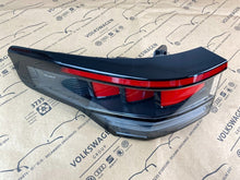 Laden Sie das Bild in den Galerie-Viewer, Rückleuchte VW 57L945207A Links Rearlight RUK1322301337vs