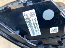 Laden Sie das Bild in den Galerie-Viewer, Rückleuchte VW 57L945207A Links Rearlight RUK1322301337vs