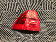 Laden Sie das Bild in den Galerie-Viewer, Rückleuchte BMW 3 E91 7154159 Links Rearlight RUK1344861277nt