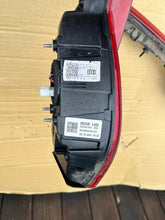 Laden Sie das Bild in den Galerie-Viewer, Rückleuchte Kia Proceed J7924-24110 J7924-23110 Ein Stück (Rechts oder Links) RUK1347189040lt