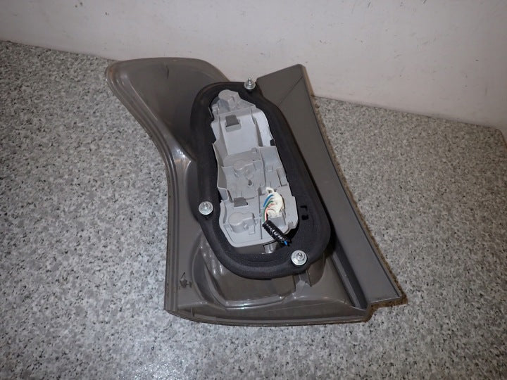 Rückleuchte Toyota Corolla Verso Rechts Rearlight RUK1359802961xl