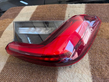 Laden Sie das Bild in den Galerie-Viewer, Rückleuchte BMW G21 5A3BC72 Ein Stück (Rechts oder Links) Rearlight RUK1378183354oq