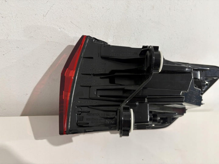 Rückleuchte Audi A4 B9 Avant 8W9945091AC Links Rearlight RUK1465482253zm