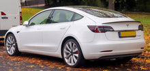 Laden Sie das Bild in den Galerie-Viewer, Rückleuchte Tesla Model 3 1502086-99-D Links Rearlight RUK1685360463ta