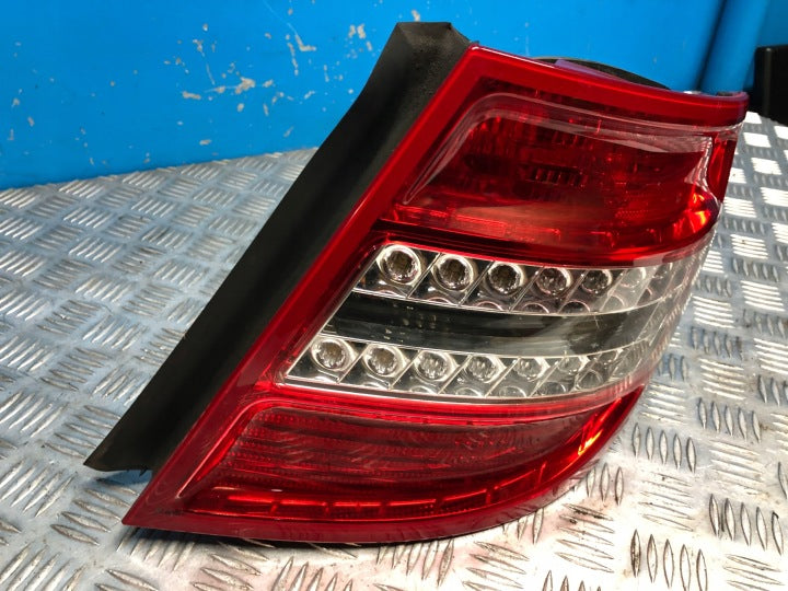 Rückleuchte Mercedes-Benz W204 2048204064 Rechts Rearlight RUK1962209010nx