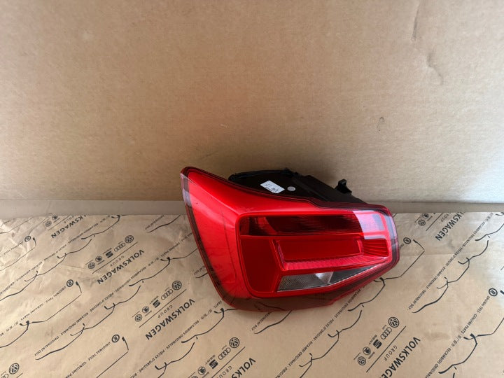 Rückleuchte Audi Q2 81A945069B Links Rearlight RUK2042684556yi