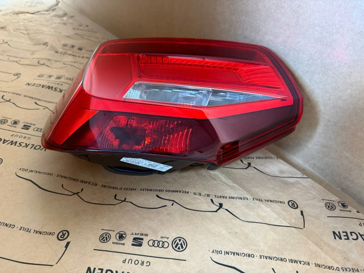 Rückleuchte Audi Q2 81A945069B Links Rearlight RUK2042684556yi