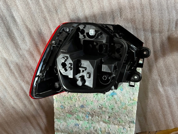 Rückleuchte Audi Q2 81A945069B Links Rearlight RUK2042684556yi