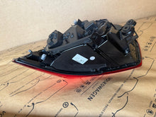 Laden Sie das Bild in den Galerie-Viewer, Rückleuchte Audi Q2 81A945069B Links Rearlight RUK2042684556yi