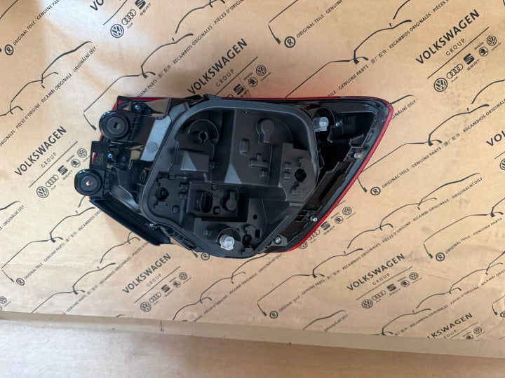 Rückleuchte Audi Q2 81A945069B Links Rearlight RUK2042684556yi