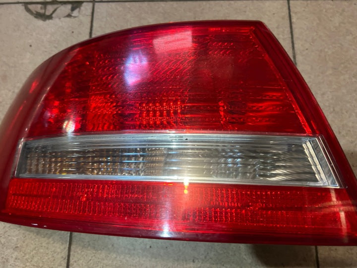 Rückleuchte Audi A6 C6 4F5945095D Ein Stück (Rechts oder Links) Rearlight RUK2219732785mw