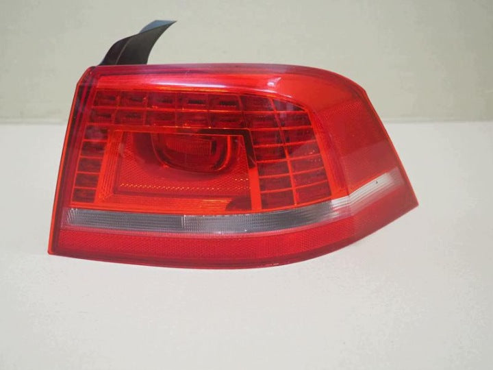 Rückleuchte VW Passat B7 LED Rechts Rearlight RUK2286749581zg