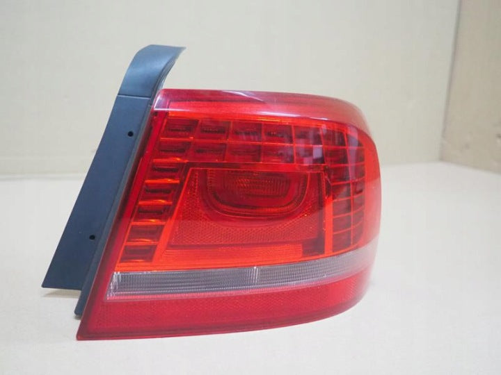 Rückleuchte VW Passat B7 LED Rechts Rearlight RUK2286749581zg