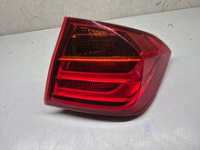 Laden Sie das Bild in den Galerie-Viewer, Rückleuchte BMW 3 F30 737278401 Rechts Rearlight RUK2307101500ps
