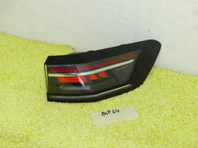 Laden Sie das Bild in den Galerie-Viewer, Rückleuchte VW Passat 3J0945208 Rechts Rearlight RUK2421469906pa