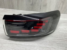 Laden Sie das Bild in den Galerie-Viewer, Rückleuchte VW I 11A945208A Rechts Rearlight RUK2424926793vv