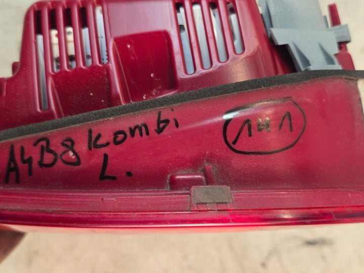 Rückleuchte Audi A4 B8 8K9945093E 8K9945094E Ein Satz Rearlight RUK2524015015em