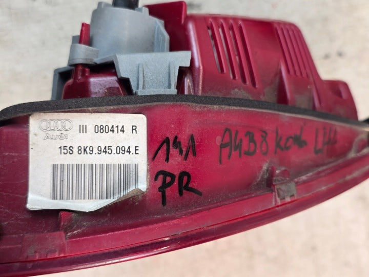 Rückleuchte Audi A4 B8 8K9945093E 8K9945094E Ein Satz Rearlight RUK2524015015em