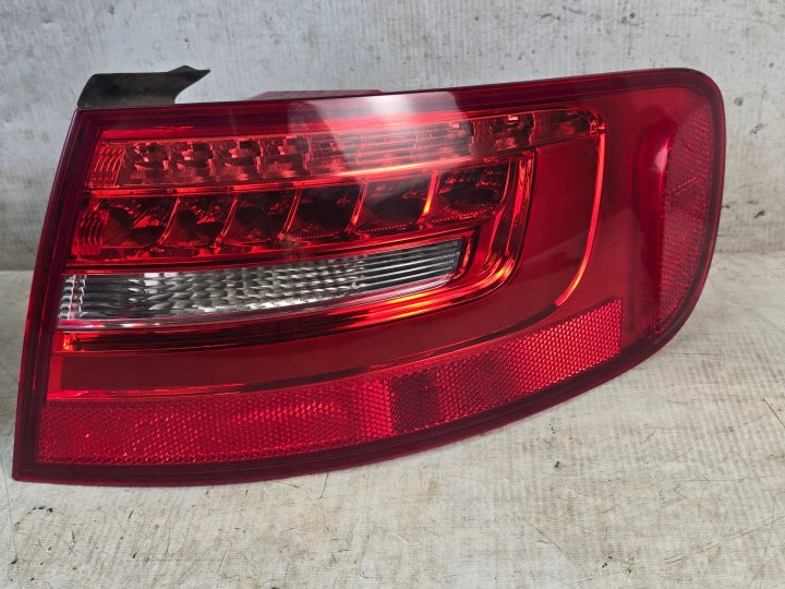 Rückleuchte Audi A4 B8 8K9945093E 8K9945094E Ein Satz Rearlight RUK2524015015em