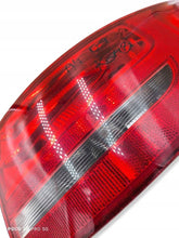 Laden Sie das Bild in den Galerie-Viewer, Rückleuchte Audi A4 219702 Rechts Rearlight RUK2590394892wm