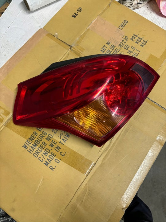 Rückleuchte Kia 009-735-01 Links Rearlight RUK2676730513tk