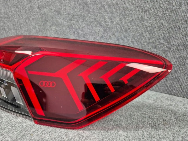 Rückleuchte Audi E-Tron 89A945070 Rechts Rearlight RUK2859653493im