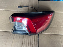 Laden Sie das Bild in den Galerie-Viewer, Rückleuchte Ford Kuga LV4B-13404-B Ein Stück (Rechts oder Links) Rearlight RUK2864650042pm