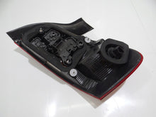 Laden Sie das Bild in den Galerie-Viewer, Rückleuchte BMW E88 7327275 Links Rearlight RUK2924956029lf