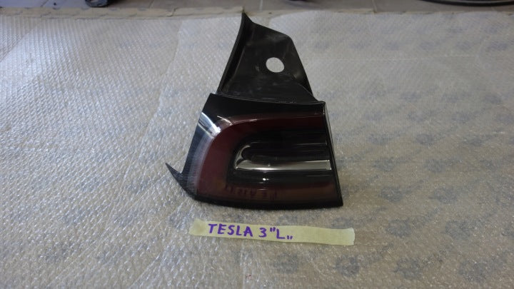 Rückleuchte Tesla Model 3 1077397-00 1077399-00 Links Rearlight RUK2942429647il