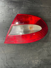Laden Sie das Bild in den Galerie-Viewer, Rückleuchte Mercedes-Benz CLK220 Rechts Rearlight RUK3051797804cl