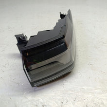 Laden Sie das Bild in den Galerie-Viewer, Rückleuchte VW 1T3945096 Rechts Rearlight RUK3216563629af