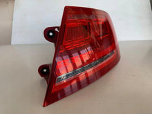 Laden Sie das Bild in den Galerie-Viewer, Rückleuchte Audi A8 4H0945096 Rechts Rearlight RUK3338720120vm
