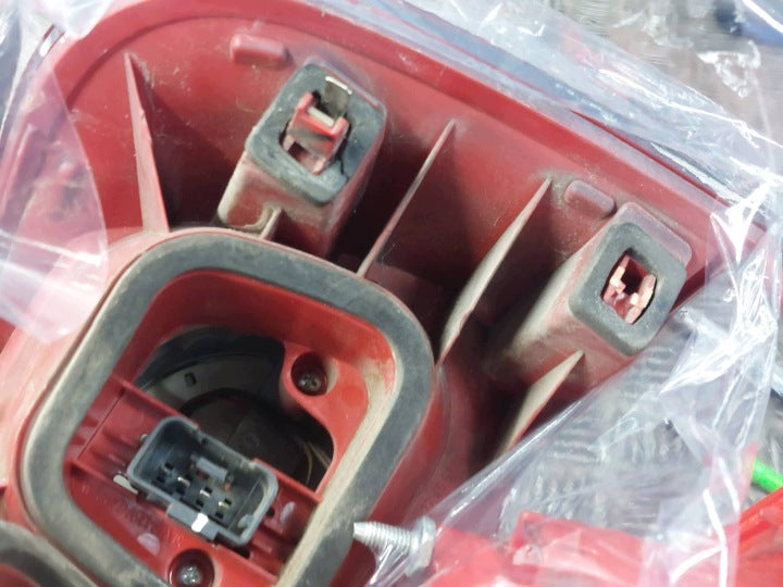 Rückleuchte VW Passat 3C9945095 3C9945093 3C9945096C 3C9945094 Ein Satz RUK3423822700le