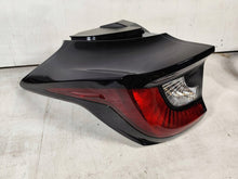 Laden Sie das Bild in den Galerie-Viewer, Rückleuchte Mazda IV Yaris V356010L Links Rearlight RUK3489740553hr