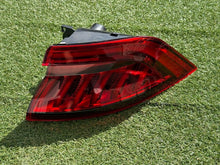 Laden Sie das Bild in den Galerie-Viewer, Rückleuchte Audi Q8 4M8945070B Rechts Rearlight RUK3715733921md